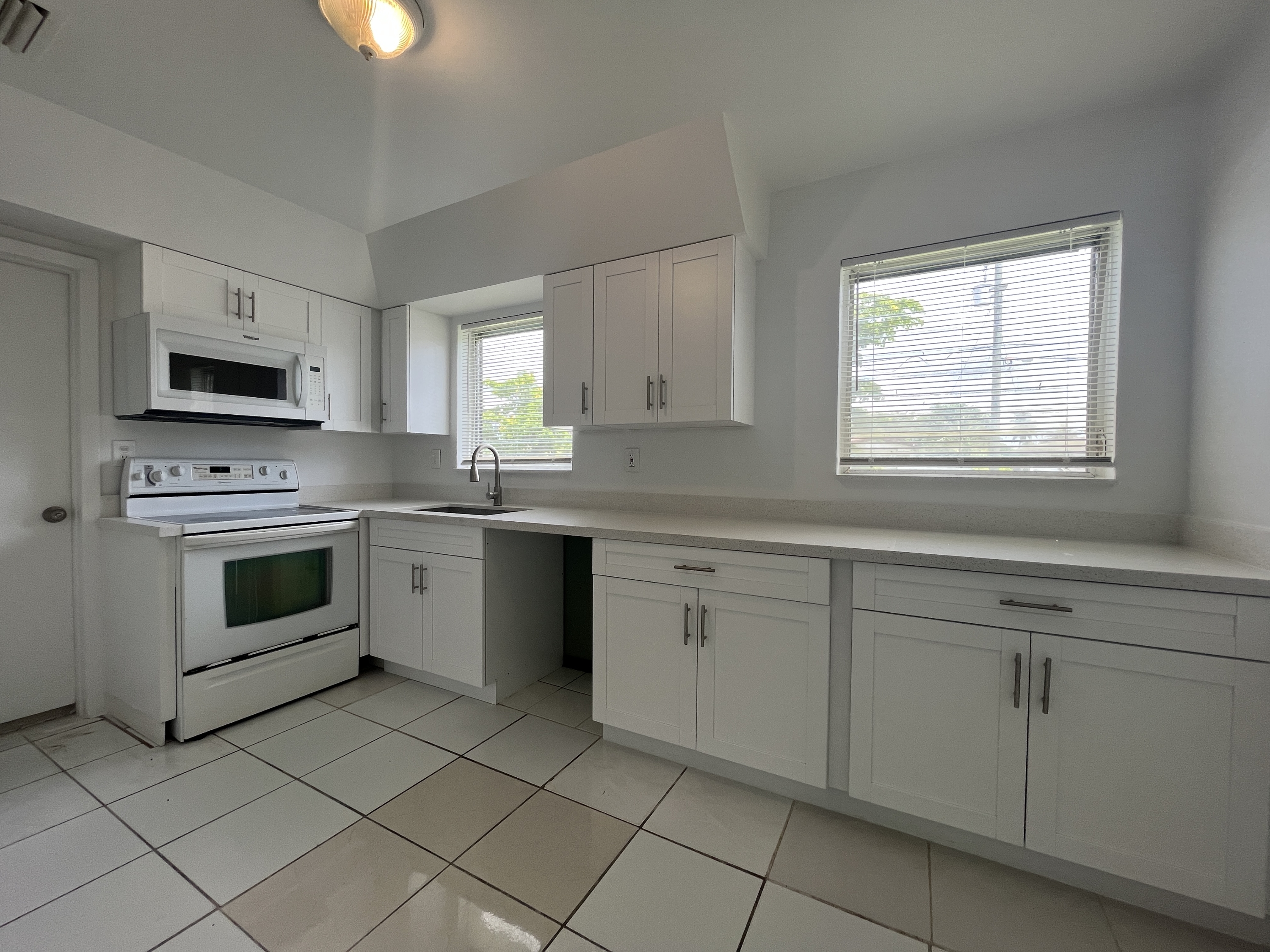 3620 NW 35th Ave