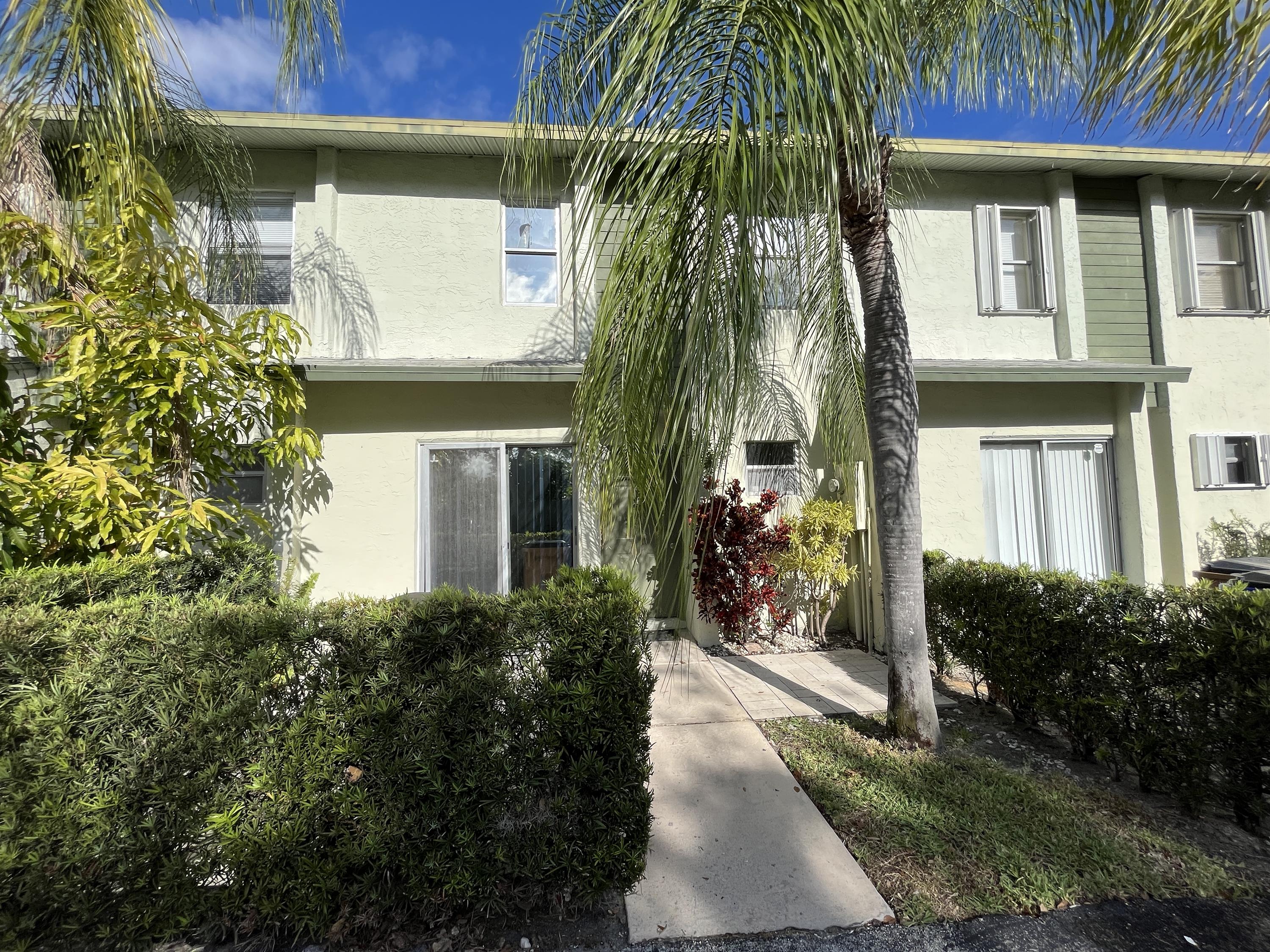 843 Crystal Lake Drive unit 807