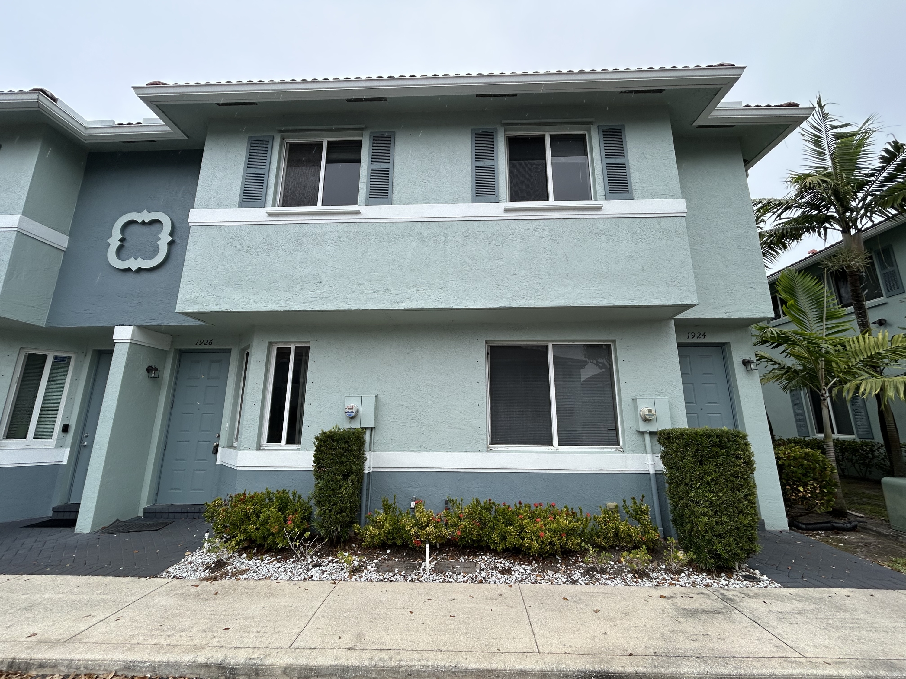 1924 Alamanda Way